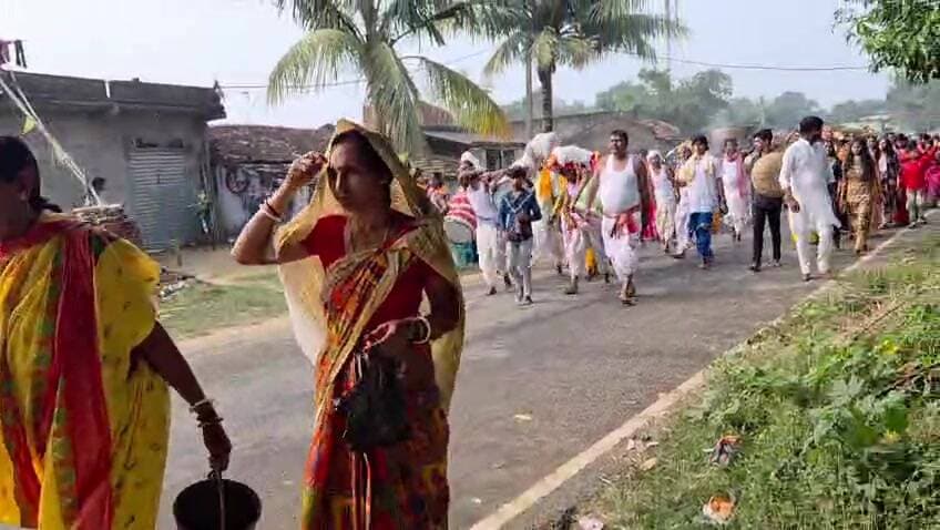 जामताड़ा: मेजिया में श्रीश्री सार्वजनिक दुर्गा पूजा समिति ने सप्तमी पूजा का भव्य शुभारंभ