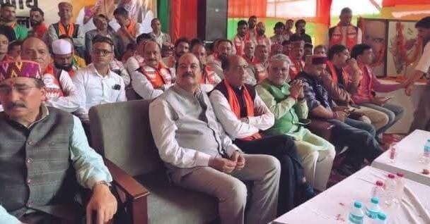 भाजपा मिशन 2027
नेता प्रतिपक्ष जयराम ठाकुर और डलहौजी के विधायक डी.एस. ठाकुर की मौजूदगी में भलेई में भाजपा की जनसभा।
#BJP #JaiRamThakur #DSThakur #Dalhousie
#Chamba #Mission2027