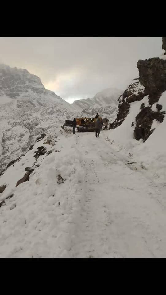 साच पास मार्ग छोटे 4×4 वाहनों के लिए बहाल! ❄️🚙 बर्फीली सड़क पर संभलकर चलें, सुरक्षा सबसे पहले!