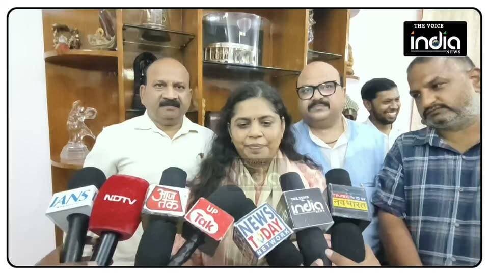 श्रुति गंगवार और मंत्री धर्मपाल सिंह पर भाजपा का भरोसा,दोनों बने राज्यसभा उम्मीदवार
संतोष गंगवार की बेटी श्रुति गंगवार को राज्यसभा का टिकट
#ShrutiGangwar #RajyaSabha #CouncilOfStates #BJPNEWS #UttarPradesh