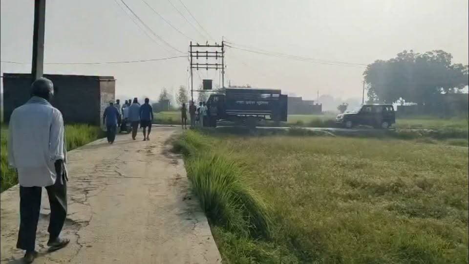 #जहानागंज थाना क्षेत्र के #धरमपुर निवासी दीपक कुमार का #सिधारी गांव में मिला शव मचा हड़कंप मामला प्रेम प्रसंग का जांच में जुटी #पुलिस