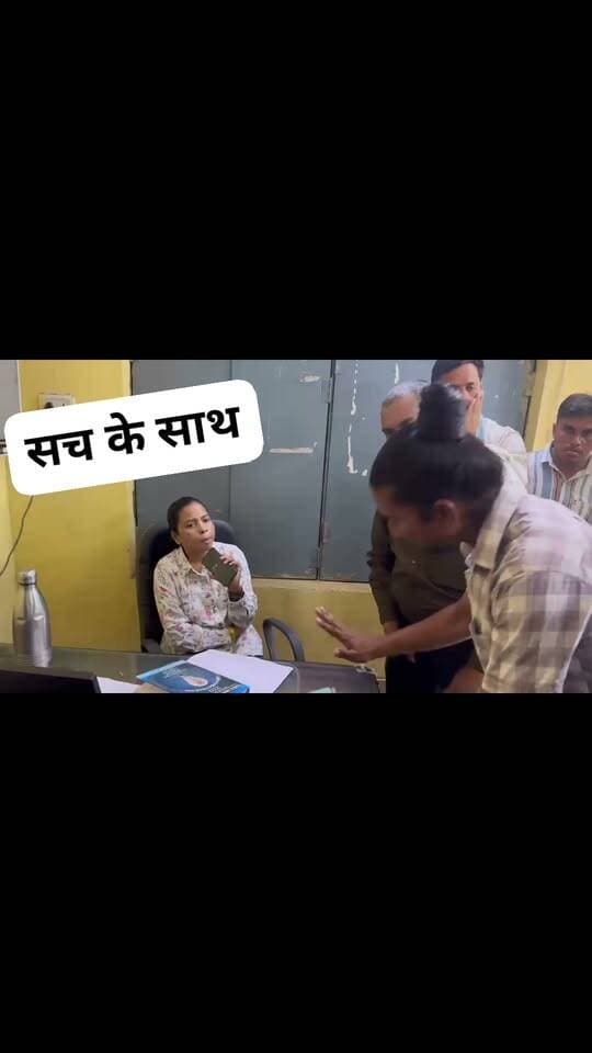 गोरमी के वाई 9 की 20 घंटे से बिजली गुल भड़के वार्डवासी पहुंचे बिजली घर