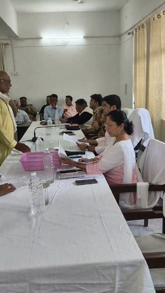 मुहम्मदाबाद गोहना में जिलाधिकारी आनंद वर्धन ने सुनी फरियादियों की समस्या, 109 मामलों के 9 का हुआ मौके पर निस्तारण.....