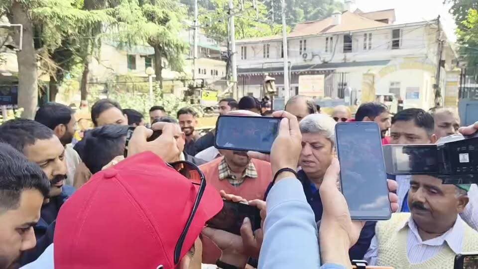 चंबा में कांग्रेस पार्टी ने ज्ञानेश कुमार का मांगा इस्तीफा - Live