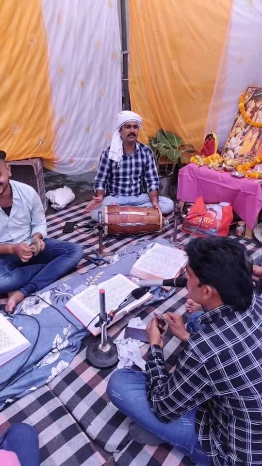 हमारे भतीजे सार्थक पाण्डेय जी के जन्मदिन पर श्री रामचरितमानस जी सुंदरकांड हो रहा है जय श्री सीताराम