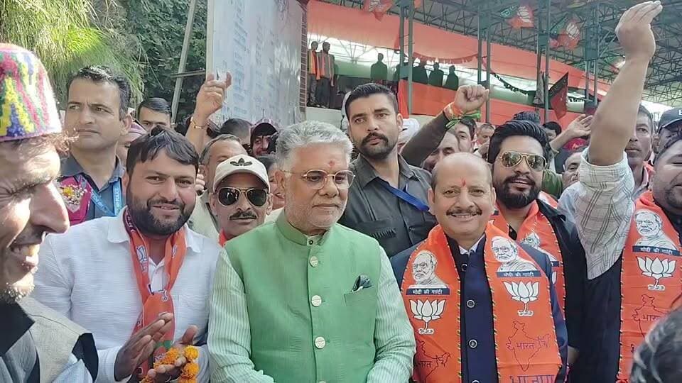 🔴 पहाड़ी न्यूज़ LIVE
📍 भलेई, चंबा | भाजपा मिशन 2027
नेता प्रतिपक्ष जयराम ठाकुर और डलहौजी के विधायक डी.एस. ठाकुर जी की मौजूदगी में भलेई में भाजपा की जनसभा।
🎥 लाइव अपडेट — पहाड़ी न्यूज़ सुनील पहाड़ी
#PahadiNews #BJP #JaiRamThakur #DSThakur #Dalhousie #Bhलेई #Chamba #Mission2027