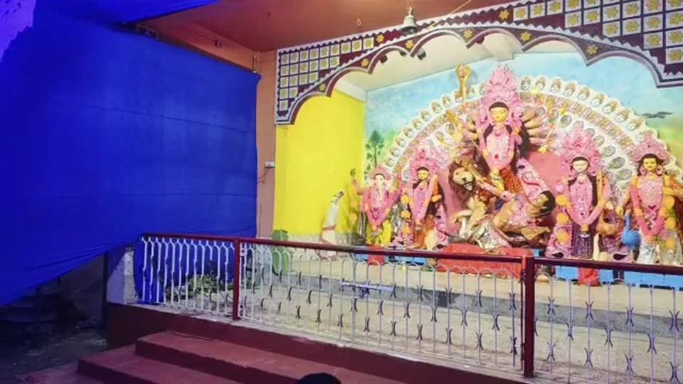 মিলনপল্লী দুর্গোৎসবে রায়গঞ্জের বিজেপি সাংসদ কার্তিক চন্দ্র পাল