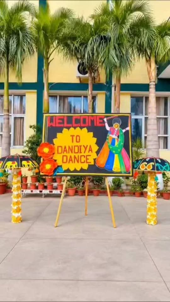 🎉 डांडिया की धूम से गूंजा न्यू कैम्ब्रिज इंटरनेशनल पब्लिक स्कूल, डेराबस्सी
दशहरा उत्सव पर विद्यार्थियों ने पारंपरिक वेशभूषा में किया शानदार डांडिया डांस, भारतीय संस्कृति की दिखी झलक