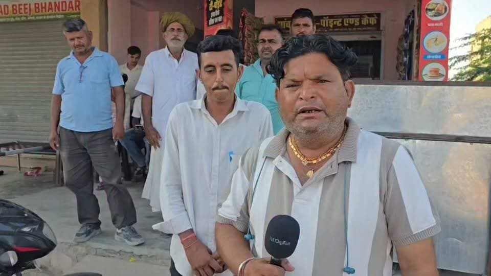 वार्ड संख्या 11 से भाजपा प्रत्याशी मनोज चौधरी से खास बातचीत।
BJP Rajasthan BJP Barmer Swaroop Singh Khara Dr Priyanka Chaudhary K.K. Vishnoi Kailash Choudhary
