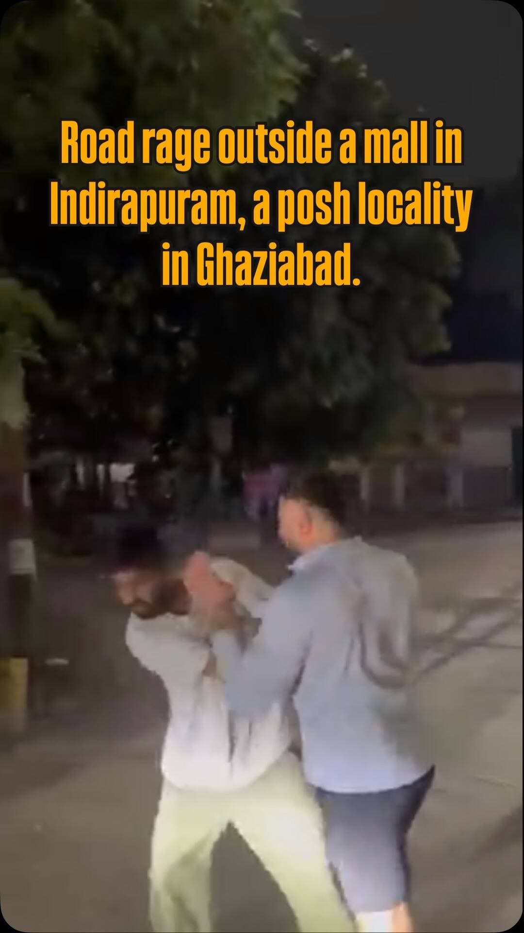 Road rage outside a mall in Indirapuram, a posh locality in Ghaziabad.
Telling young men, who had parked their vehicle in the middle of the road and were drinking alcohol, to move it proved costly for the youth.
The accused chased him onto the road and beat him mercilessly.
#thisisnoidacity #noida #news #fight