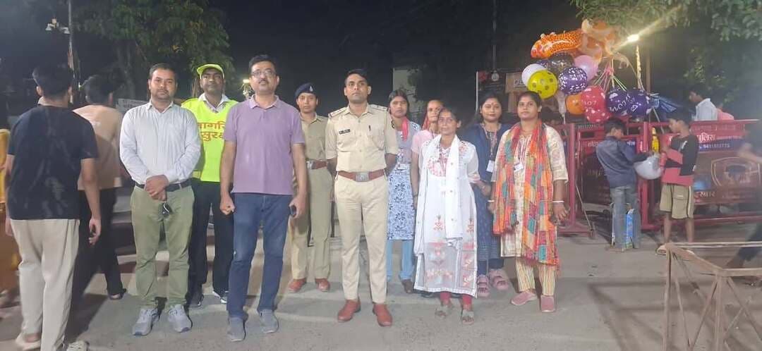 दुर्गा पूजा को शांतिपूर्ण एवं सौहार्दपूर्ण वातावरण में संपन्न कराने तथा विधि-व्यवस्था बनाए रखने हेतु कटिहार जिला के सभी पूजा पंडालों एवं चौक-चौराहों पर दंडाधिकारियों ,पुलिस पदाधिकारियों एवं पुलिस बल की तैनाती की गई है।
@topfans Information & Public Relations Department, Government of Bihar #CMSamrat #samratchoudhary #katihar #durgapooja2026