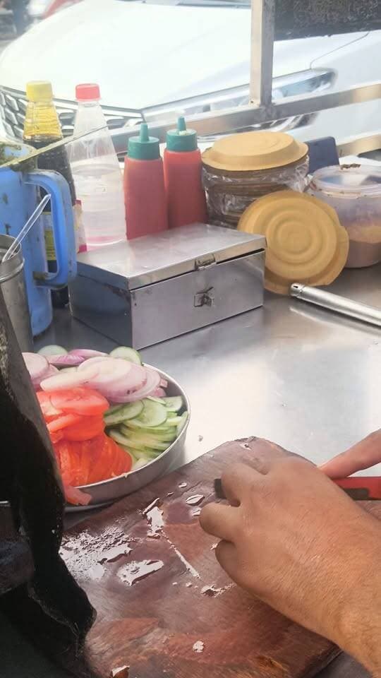 🔥 Etmadpur Ka Famous Manchurian सिर्फ ₹50 में 😱😍 इतना Tasty कि खाते ही दिल खुश हो जाएगा! 🤤🔥 क्या आपने कभी Try किया? 👇
#Etmadpur #Manchurian #StreetFood #Foodie #IndianStreetFood #FoodLovers #ViralShorts #FoodShorts #Trending #StreetFoodIndia