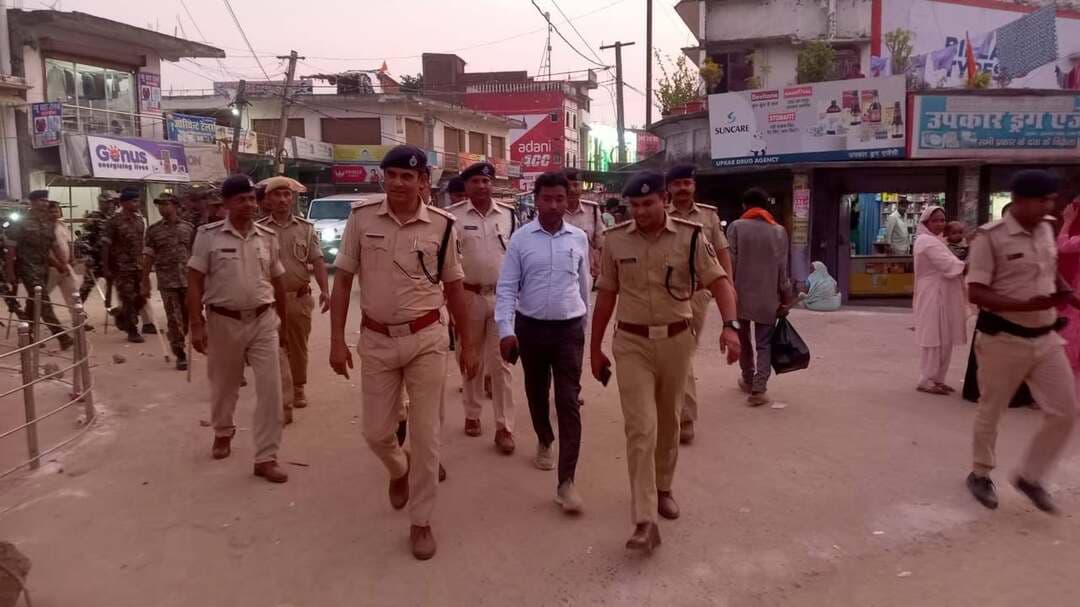 ढाका में अनुमंडल पदाधिकारी और अनुमंडल पुलिस पदाधिकारी के द्वारा लगातार भ्रमण कर जायजा लिया जा रहा है।
Information & Public Relations Department, Government of Bihar Motihari Police