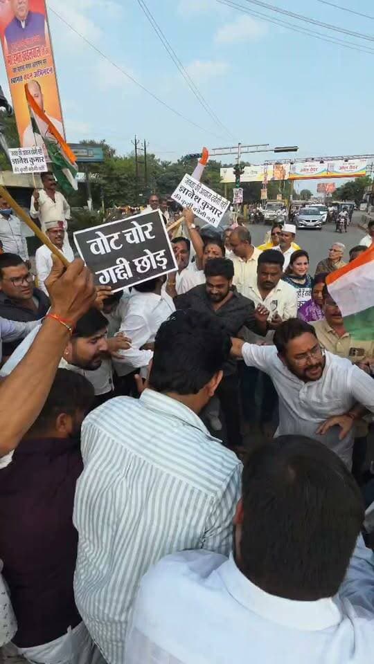 सतना,सिविल लाइन में कांग्रेस पार्टी ने किया पुतला दहन