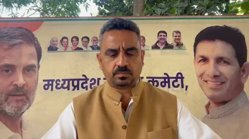 जिस तरह से सतना और मैहर ज़िले में नल जल योजना के नाम में सुनियोजित लूट हुई है उसके विरोध में हम सीबीआई जाँच की माँग करते है और इस से संबंधित तमाम दस्तावेज सीबीआई को भेजे जा चुके है ।
रितेश त्रिपाठी
प्रदेश प्रवक्ता प्रदेश कांग्रेस