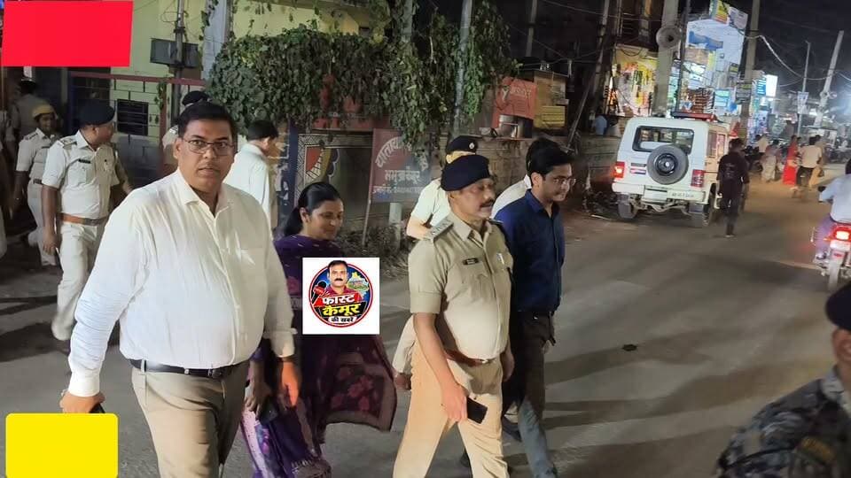 भभुआ शहर में दुर्गा पूजा को लेकर पुलिस ने निकाला फ्लैग मार्च, सुरक्षा व्यवस्था को लेकर पुलिस रहेगी सख्त