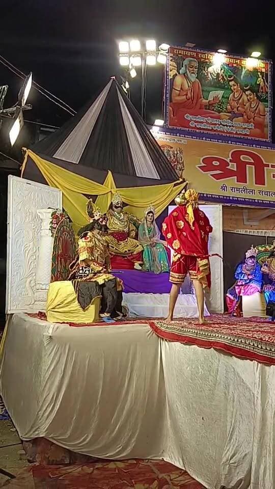 श्री रामलीला मैदान हल्द्वानी में अंगद रावण संवाद की लीला..