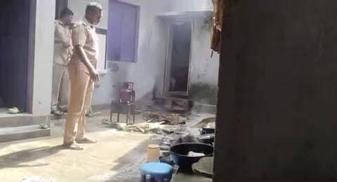 ଦେବଗଡ: ଦେବଗଡ଼ରେ ରୋଷେଇ ବେଳେ ଗ୍ୟାସ୍ରେ ନିଆଁ, ବଡ଼ ବିପଦରୁ ବର୍ତ୍ତିଲେ ପରିବାର