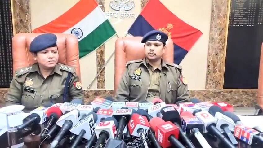 Meerut News: सड़क पर गुंडागर्दी करने वाले युवक गिरफ्तार, बीच बाजार कार में की थी तोड़फोड़ | UP News
#meerutnews #upnews #mpnewstoday