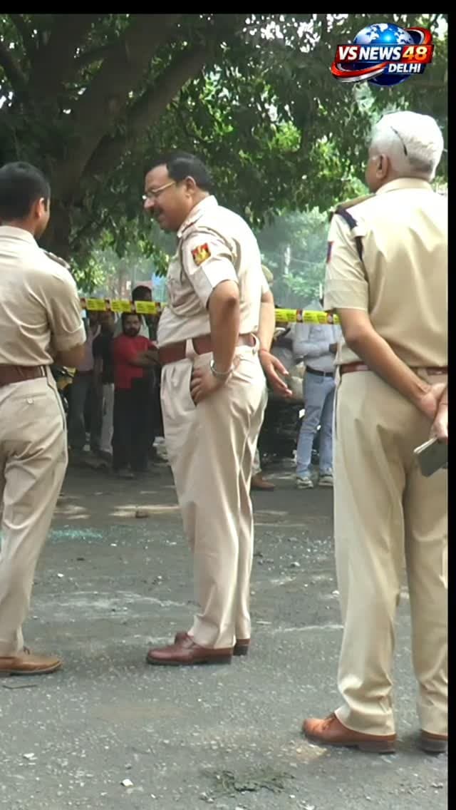 Anand Parvat 212 Bus Stand par abhi bada hadsa DTC Electric bus ke neeche scooty aa gayi Mauke par police aur bheed maujood hai
#anandparvat #
212busstand
#delhinews
#delhiviral
#dtcbus
#viralreels