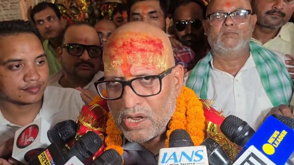 पिंडरा में नक्तेश्वरी देवी मंदिर का दर्शन करने बाद कांग्रेस नेता अजय राय चुनाव लड़ने का किया ऐलान...