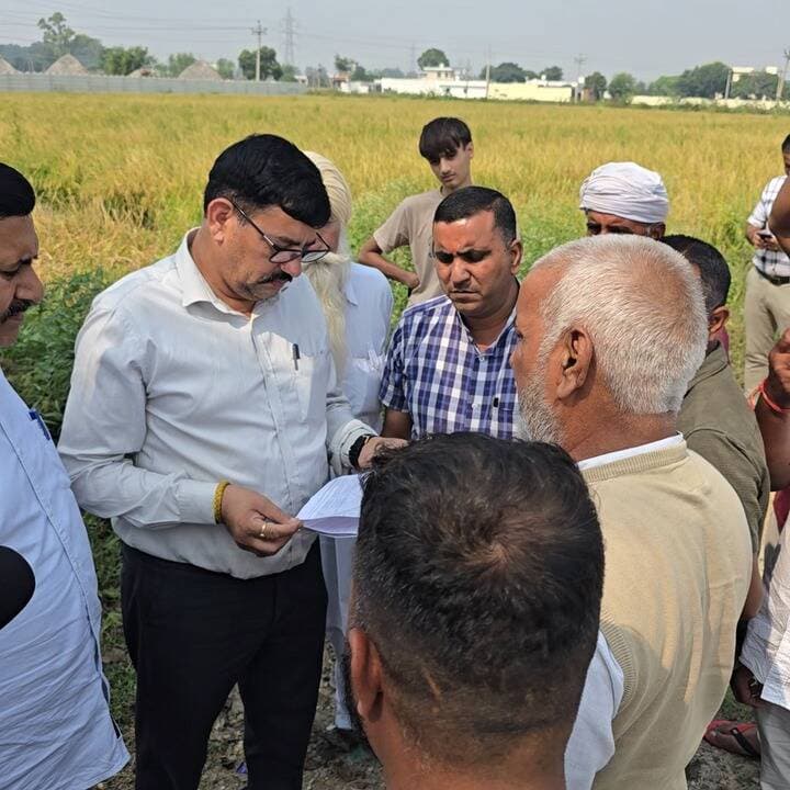 मौके पर पहुंचा दूसरा पक्ष, सरपंच सेक्रेटरी पर लगाए गबन के आरोप!