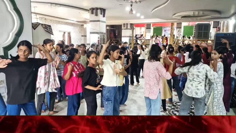 सिंहेश्वर में 18 अक्टूबर को सजेगी गरबा-डांडिया की महफिल,शाम 5:30 बजे से होगा बाबा मंदिर परिसर में भव्य उत्सव؛ श्रद्धालुओं को सादर आमंत्रण
