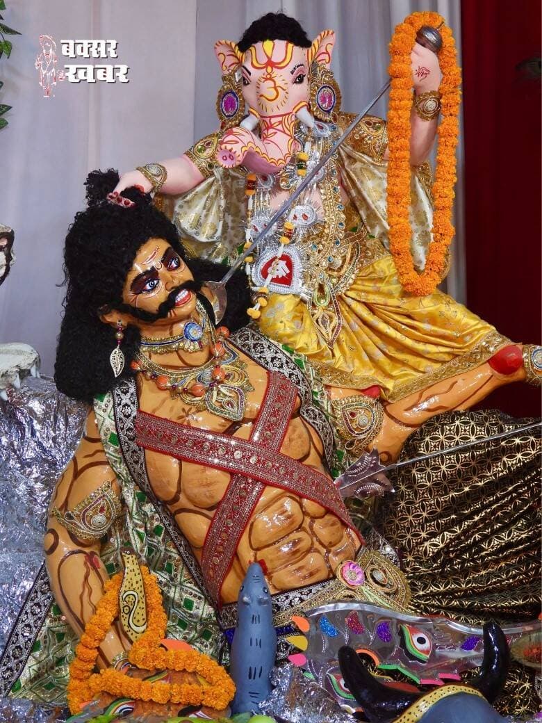 दहीवर का पंडाल व मूर्ती
फोटो : अभिषेक सिंह