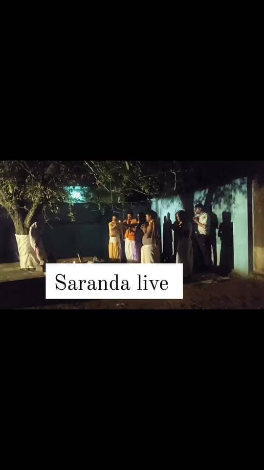 बेल वृक्ष में सरदिय देवी दुर्गा की महाआरती की गई जिसमे भक्तों ने आस्था के साथ भागीदारी निभाई.