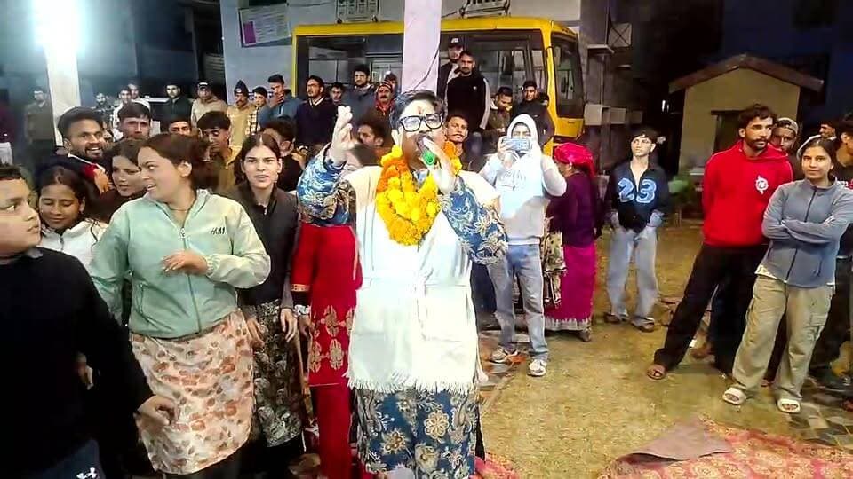 प्रसिद्ध लोक गायक सौरभ मैठानी
