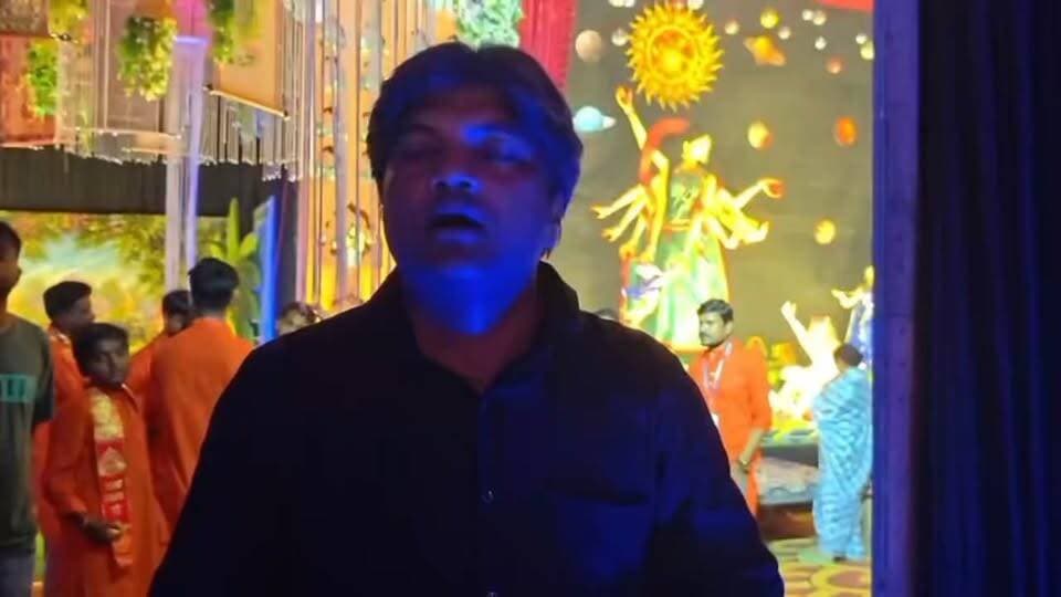 युवाओं की टोली ने पहली बार रचा दुर्गा पूजा का अनोखा संसार, ब्रह्मांड में मां दुर्गा, कृष्ण की बाल लीलाएं