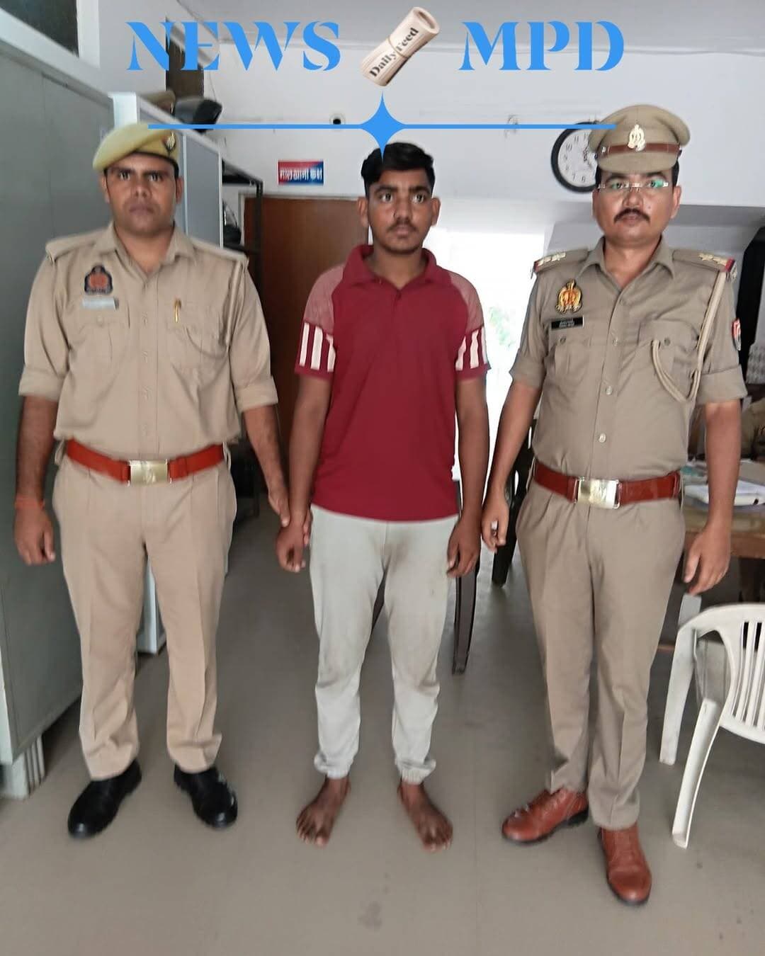 महाराजपुर में चेन लूटकांड का हुआ खुलासा, एक गिरफ्तार ।
कानपुर नगर। महाराजपुर थाना क्षेत्र में हाईवे किनारे स्थित देहाती हवेली ढाबे के संचालक से सोने की चेन और रुद्राक्ष की माला झपटने के मामले में पुलिस ने एक आरोपी को गिरफ्तार किया है। पकड़े गए आरोपी की पहचान गोलू यादव (19) निवासी गौरिया, थाना महाराजपुर के रूप में हुई है। पुलिस के मुताबिक, वारदात में उसके दो अन्य साथी अमन यादव और ऋषभ पाल भी शामिल थे।
पुलिस के मुताबिक अलाउल खेड़ा डोमनपुर निवासी भानुप्रताप सिंह ने 10 अक्टूबर को महाराजपुर थाने में शिकायत दर्ज कराई थी। उन्होंने बताया था कि एक युवक पानी लेने के बहाने उनके ढाबे पर आया और मौका पाकर उनके गले से करीब 40 ग्राम की सोने की चेन और रुद्राक्ष की माला झपटकर फरार हो गया। माला में सोने की 16 छोटी गुरिया लगी थीं। शिकायत के आधार पर पुलिस ने मुकदमा दर्ज कर आरोपियों की तलाश शुरू की।
*मुखबिर की सूचना पर पकड़ा गया आरोपी*
पुलिस ने मुखबिर की सूचना पर गोलू यादव को नवोदय विद्यालय के पास रसोले की ओर जाने वाले मार्ग पर रात करीब 11:30 बजे मोटरसाइकिल के साथ गिरफ्तार किया। पुलिस के मुताबिक, पूछताछ में आरोपी ने अपने दो साथियों के साथ मिलकर वारदात को अंजाम देने की बात बताई। घटना के दौरान मोटरसाइकिल गोलू चला रहा था।
*10 गुरिया बेचकर मिले थे 23 हजार रुपये*
पुलिस के अनुसार, आरोपी ने पूछताछ में बताया कि छीनी गई रुद्राक्ष की माला में लगी 10 सोने की गुरिया उसे उसके साथियों ने बेचने के लिए दी थीं। उसने इन्हें एक राहगीर को 23 हजार रुपये में बेच दिया था। इसमें से 2,200 रुपये खर्च करने के बाद बाकी रकम लेकर वह अपने साथियों का इंतजार कर रहा था, तभी पुलिस ने उसे पकड़ लिया। पुलिस के मुताबिक, सोने की चेन बेचकर रकम आपस में बांटने की भी योजना थी।
*पहले भी दर्ज हैं मुकदमे*
,गिरफ्तार गोलू यादव के खिलाफ चकेरी और नवाबगंज थानों में भी आपराधिक मुकदमे दर्ज हैं। पुलिस ने आरोपी को गिरफ्तार कर जेल भेजा। मामले में अन्य आरोपियों की तलाश और शेष सामान की बरामदगी को लेकर आगे की कार्रवाई की जा रही है।
*इनकी रही गिरफ्तारी में भूमिका*
कार्रवाई करने वाली टीम में प्रभारी निरीक्षक जनार्दन सिंह, उपनिरीक्षक पुष्पराज सिंह, उपनिरीक्षक अतुल सिंह, उपनिरीक्षक कृष्ण कुमार नागर सहित थाना महाराजपुर की पुलिस टीम शामिल रही।
<nis:link nis:type=tag nis:id=uppolice nis:value=uppolice nis:enabled=true nis:link/> <nis:link nis:type=tag nis:id=kanpur nis:value=kanpur nis:enabled=true nis:link/> <nis:link nis:type=tag nis:id=update nis:value=update nis:enabled=true nis:link/> <nis:link nis:type=tag nis:id=crime nis:value=crime nis:enabled=true nis:link/>