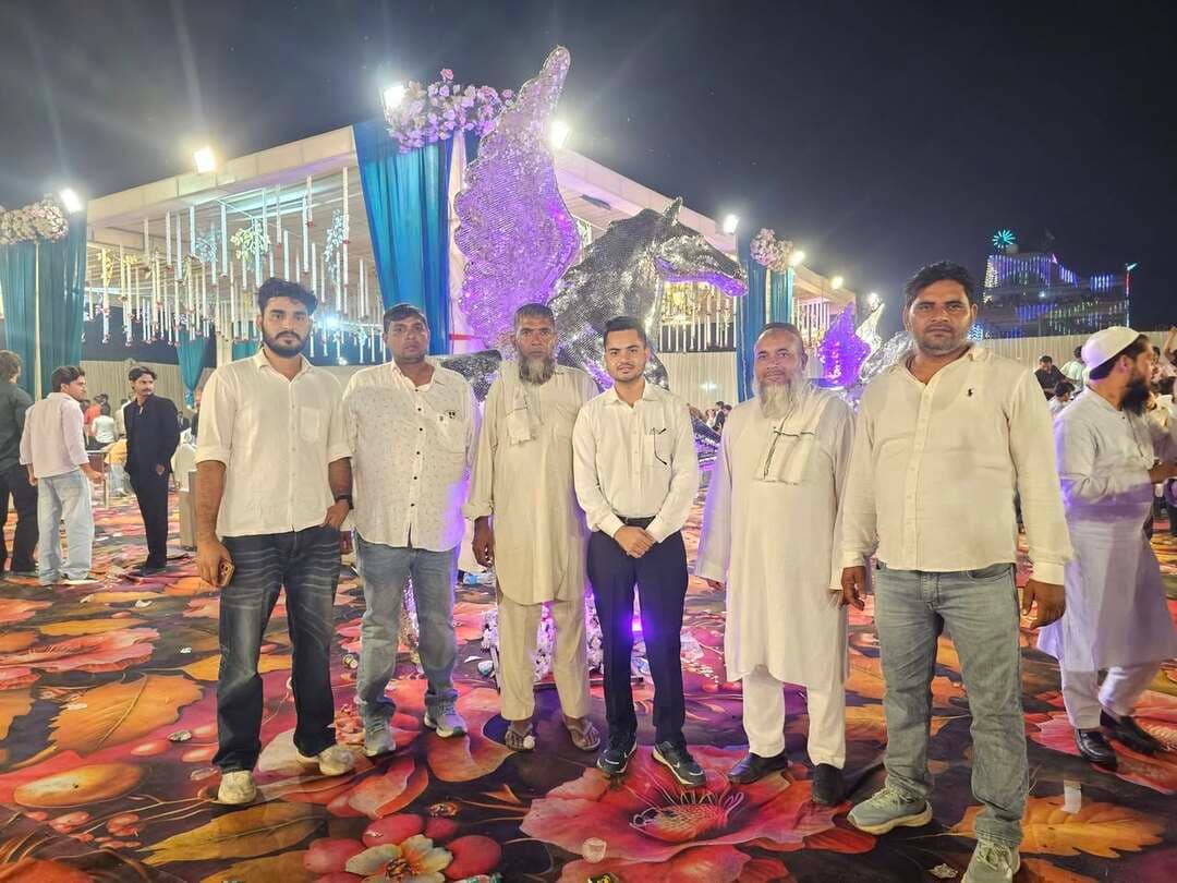 Irfan Rewasan की बेटी में शामिल होकर परिवार, रिश्तेदार व चाहने वालों के साथ मिलकर विवाहित जोड़े को आशीर्वाद दिया। अल्लाह विवाहित जोड़े को सलामत रखे।
Kaif Gorwal Malab @topfans Muse