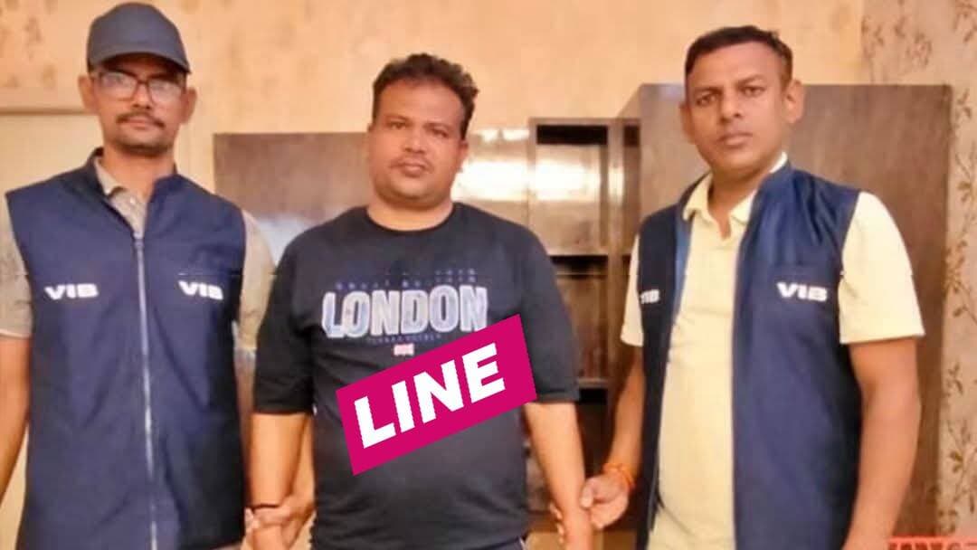 बक्सर जिले के ब्रह्मपुर थाने में तैनात दारोगा नीरज कुमार को निगरानी विभाग की टीम ने 50 हजार रुपये रिश्वत लेते रंगे हाथ गिरफ्तार किया है. आरोप है कि एक मामले में पैरवी करने के एवज में दारोगा लगातार पीड़ित पक्ष से रिश्वत की मांग कर रहा था.