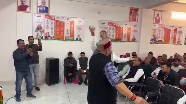 चम्बा: चम्बा में लोकगीतों पर जयराम ठाकुर और भाजपा नेताओं ने किया रंग जमाया