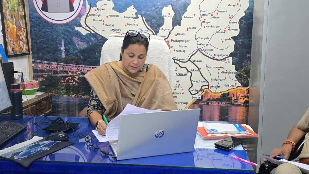 फरार अपराधियों की गिरफ्तारी को पुलिस एक्शन मोड में, एसएसपी ने की...see more