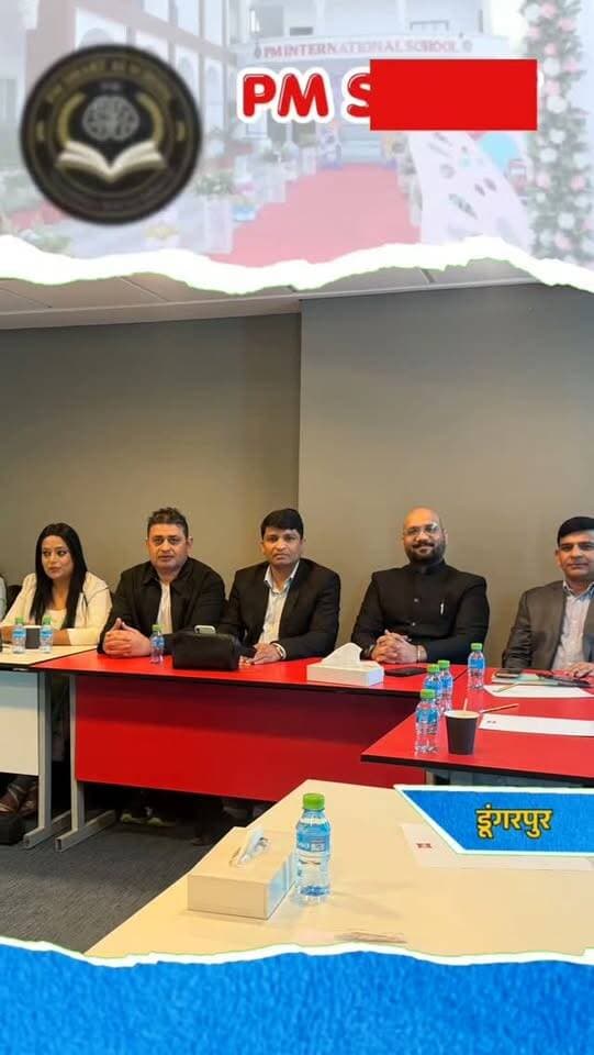 राजस्थानी प्रवासी संवाद में शामिल हुआ कुवैत चैप्टर, 10 दिसंबर के आयोजन की तैयारियों पर चर्चा
राजस्थान फाउंडेशन के कुवैत चैप्टर की टीम ने जयपुर में आयोजित राजस्थानी प्रवासी संवाद में भाग लिया। बैठक में 10 दिसंबर को प्रस्तावित आयोजन की तैयारियों और कार्ययोजना पर चर्चा हुई। कुवैत में रह रहे अधिकाधिक प्रवासी राजस्थानियों को फाउंडेशन से जोड़ने और MoU के माध्यम से सहयोग बढ़ाने पर जोर दिया गया। संवाद में मुख्यमंत्री भजनलाल शर्मा, उपमुख्यमंत्री दीया कुमारी व प्रेमचंद बैरवा सहित अन्य अधिकारी वीडियो कॉन्फ्रेंसिंग से जुड़े। कुवैत चैप्टर का उद्देश्य प्रवासी राजस्थानियों के बीच समन्वय मजबूत करना और राजस्थान के विकास में उनकी भागीदारी बढ़ाना है।
#RajasthanFoundation #KuwaitChapter #RajasthaniPravasi #PravasiRajasthanis #RajasthanNews