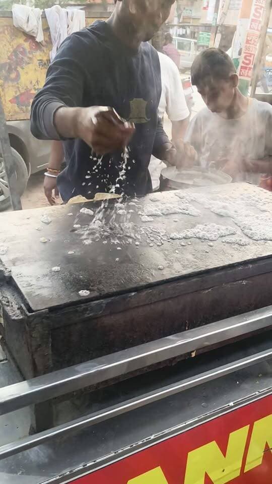 🔥 Etmadpur’s Most Hygienic Masala & Paneer Dosa 😍 Only ₹80! 🤯 Must Try South Indian Street Food ❤️ Kanpur
#Etmadpur #Dosa #PaneerDosa #MasalaDosa #StreetFood #IndianStreetFood #Foodie #FoodLovers #ViralShorts #TrendingReels #FoodViral #kanpur