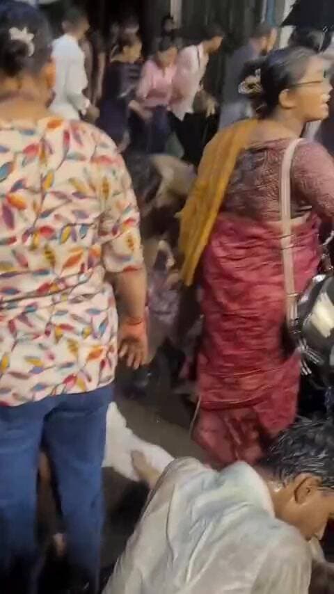 কলকাতা: চোরবাগান দুর্গাপূজায় পদপৃষ্ঠে কমপক্ষে ১৮ জনের মৃত্যু
