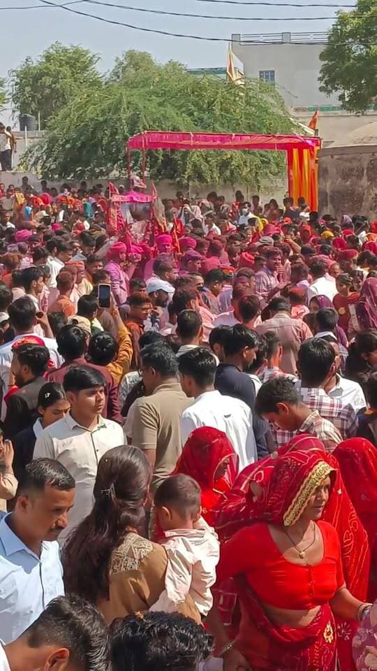 रतनगढ़ के गांव छोटड़िया में मां के जन्मोत्सव पर निकाली शोभायात्रा, हजारों श्रद्धालुओं की उमड़ी भीड़