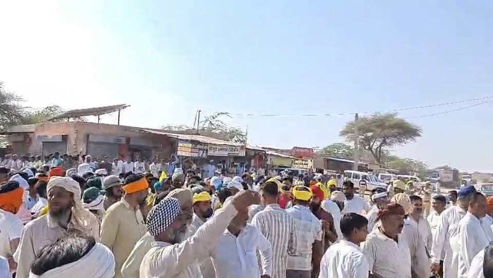 330 RD पर किसान और प्रशासन आमने-सामने