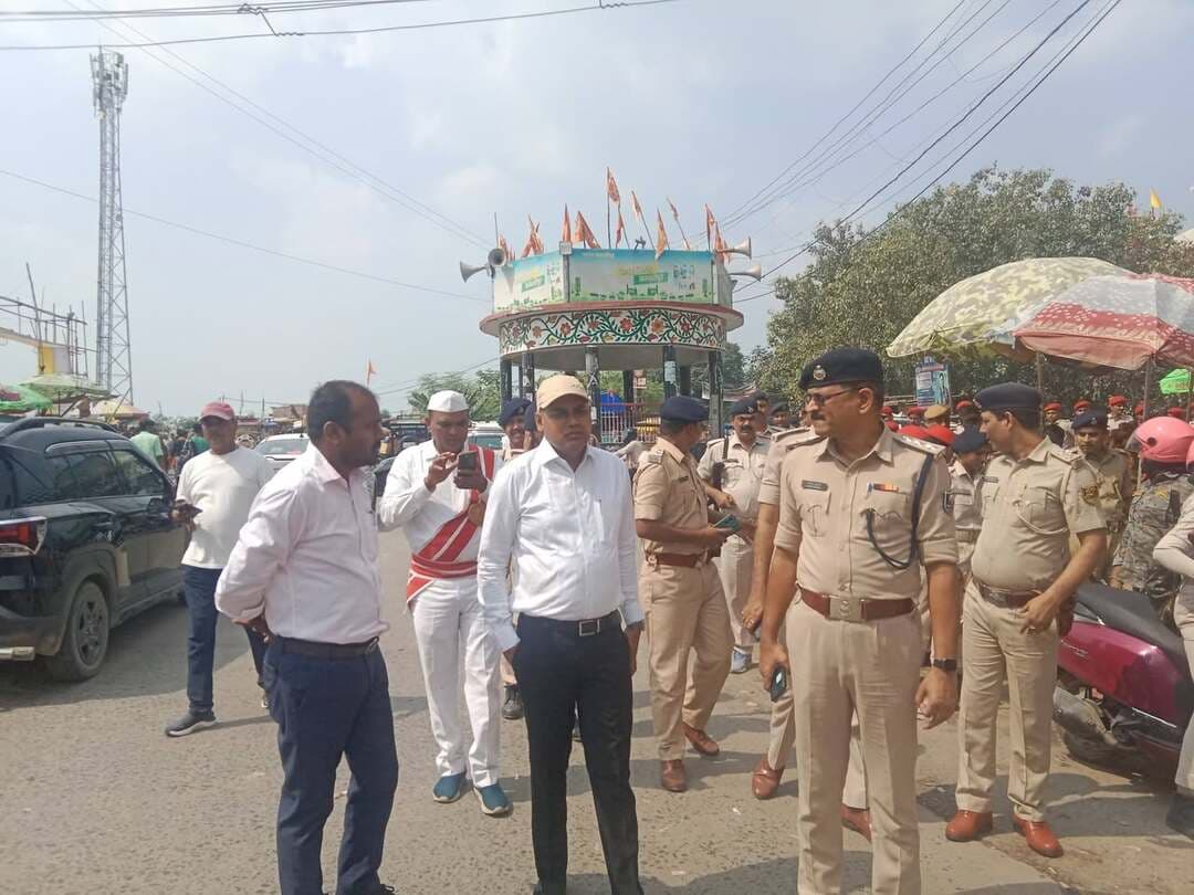 मथुरापुर घाट से लेकर नगरबस्ती,वारिसनगर होते हुए फ्लैग मार्च