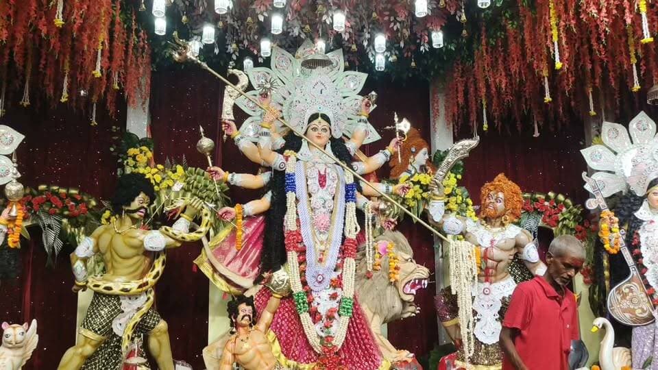 सुरसंड में मां का पट खुलते ही उमड़ा आस्था का जनसैलाब, दर्शन के लिए श्रद्धालुओं की भारी भीड़!
#सुरसंड #ऐतिहासिकदुर्गापूजा #मांदुर्गा #मांकालरात्रि #बाबागरीबनाथ #सीतामढ़ी #दुर्गापूजा2026 #SitamarhiNewsTak