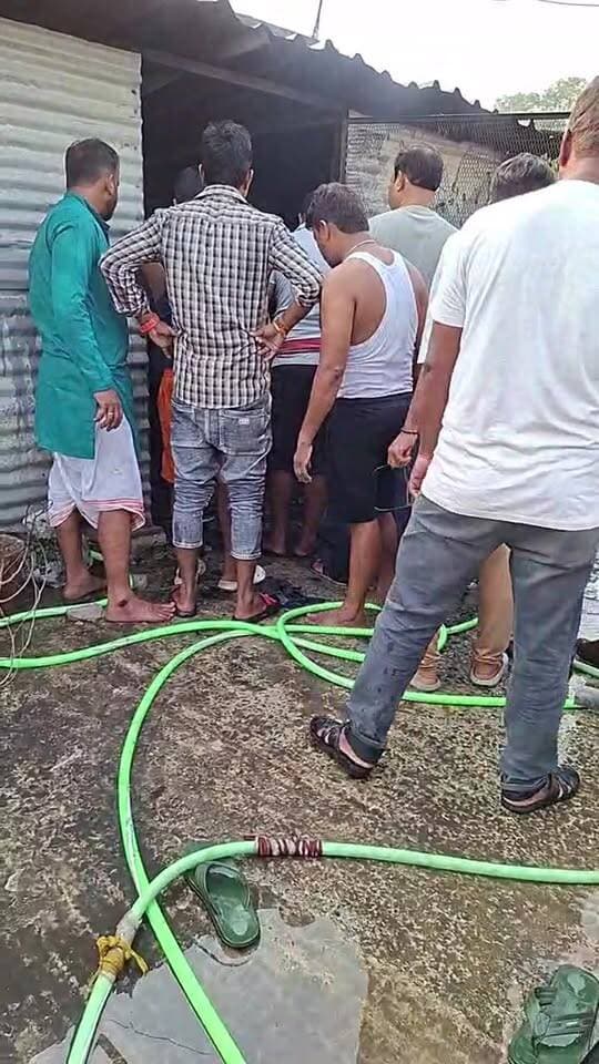 चाँदमारी रोड एक घर मे लगी आग
