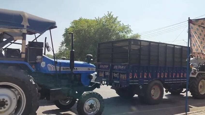 рдЯреЛрд╣рд╛рдирд╛: рдЯреЛрд╣рд╛рдирд╛ рдЕрдирд╛рдЬ рдордВрдбреА рдореЗрдВ рдзрд╛рди рдЦрд░реАрдж рд░реЛрдХ, рдХрд┐рд╕рд╛рдиреЛрдВ рдХрд╛ рдореБрдЦреНрдп рдЧреЗрдЯ рдмрдВрдж рдХрд░ рдкреНрд░рджрд░реНрд╢рди