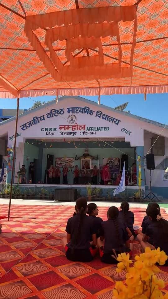 अंडर-14 छात्रा खेलकूद प्रतियोगिता में नम्होल स्कूल के बच्चों ने शानदार नृत्य से बांधा समां