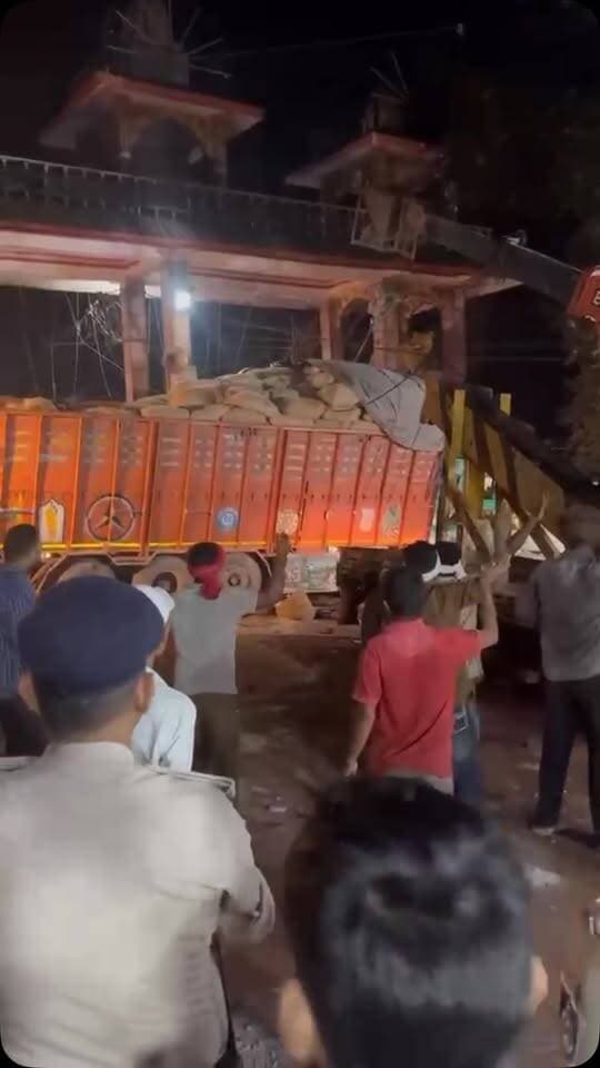 ग्वालियर शीतला माता मंदिर पर हुआ वाला ट्रक
#viral #gwalior #pushpanjalitoday #viralreels #jansamparkmp