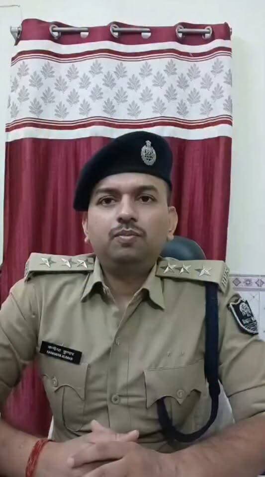 अवैध मादक पदार्थों की तस्करी करने वालों के विरूद्ध भोजपुर पुलिस की बड़ी कार्रवाई; सहार थाना क्षेत्र से लगभग 98 ग्राम हेरोइन जैसा मादक पदार्थ के साथ दो तस्कर गिरफ्तार, मोटरसाइकिल और नकद बरामद