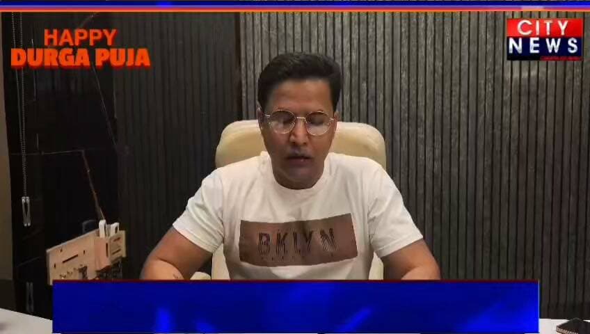 দুৰ্গা পূজাৰ পৱিত্ৰ উপলক্ষে ডিব্ৰুগড়ৰ যুৱ ব্যৱসায়ী তথা সমাজকৰ্মী ৰাজা খানৰ আন্তৰিক শুভেচ্ছা বাৰ্তা।
শাৰদীয় দুৰ্গোৎসৱে প্ৰতিগৰাকী অসমবাসীৰ জীৱনলৈ কঢ়িয়াই আনক সুখ, শান্তি, সমৃদ্ধি আৰু ভাতৃত্ববোধৰ বতৰা। মা দুৰ্গাৰ আশিসেৰে সকলোৰে জীৱন আনন্দময় হৈ উঠক, সমাজত সম্প্ৰীতি আৰু একতাৰ এনাজৰীডাল অধিক সুদৃঢ় হওক।
সমূহ ৰাইজলৈ শাৰদীয় দুৰ্গোৎসৱৰ আন্তৰিক শুভেচ্ছা আৰু অভিনন্দন জনাইছে ৰাজা খানে।