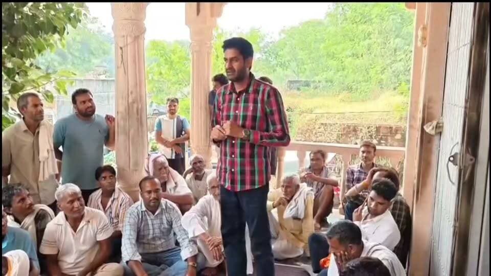 भौंडागांव में बोले प्रहलाद खटाना.......पूर्व विधायक अतर सिंह भड़ाना हत्याकांड से जुड़ा है मामला।